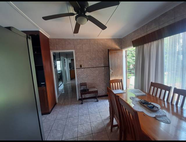 3 BEDROOM FREEHOLD FOR SALE IN MINNEBRON